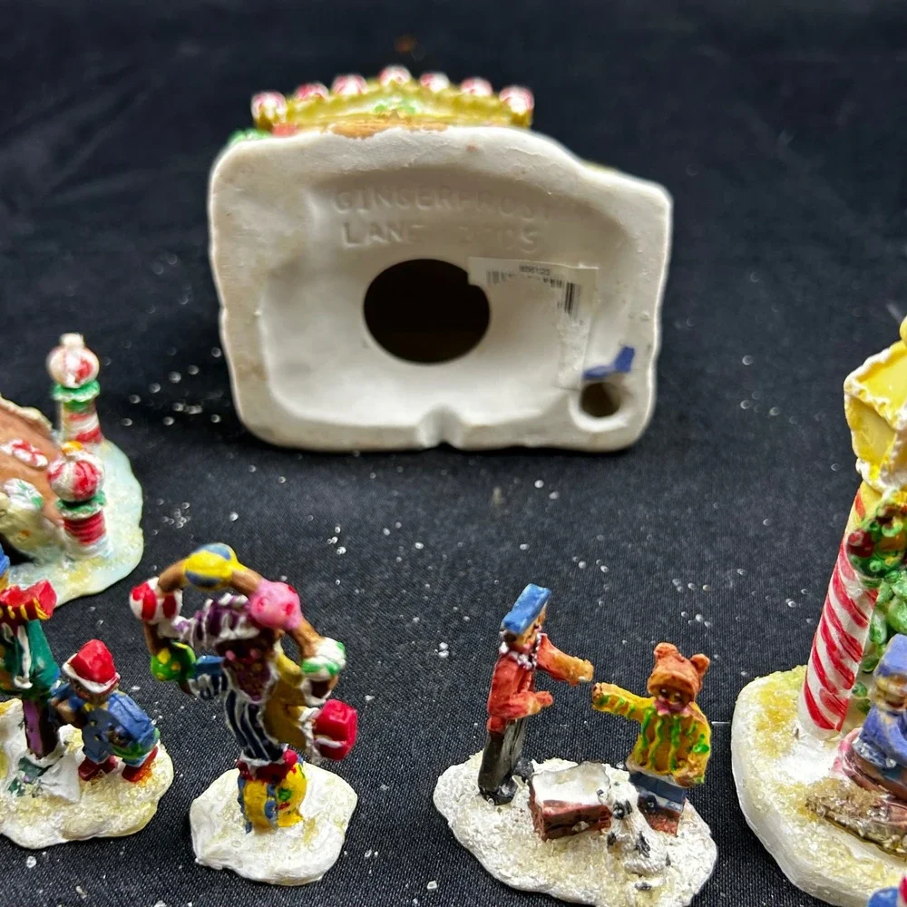 Gingerfrost Lane 2005 Christmas Village Gingerbread Church Bridge Figures Set